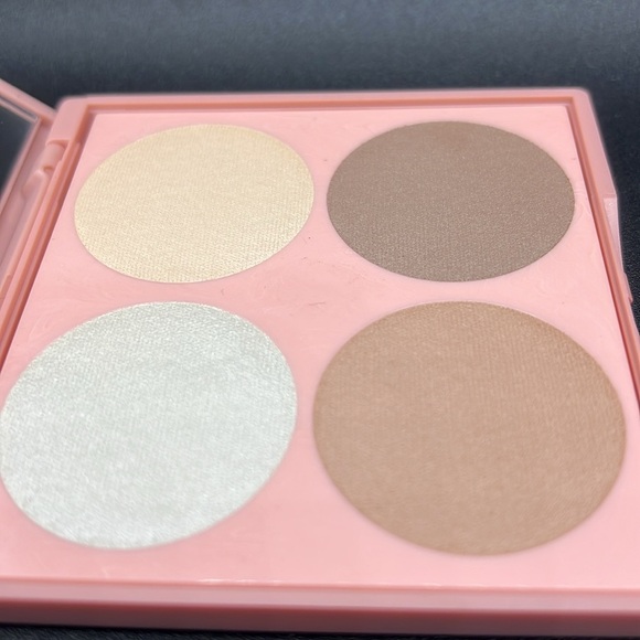 Doll Face Contour Wizard Sculpt & Highlight Palette - Picture 2 of 5